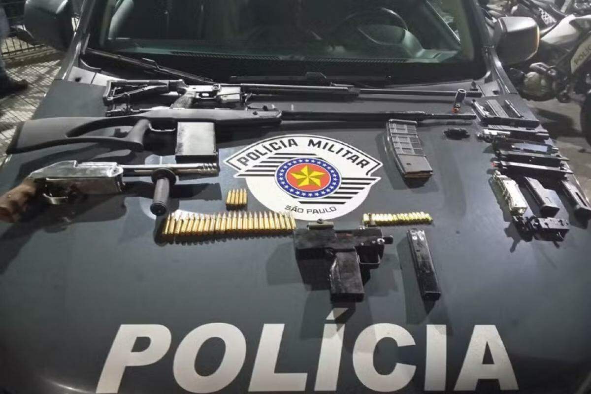 Armas fabricadas no local e apreendidas pela PM