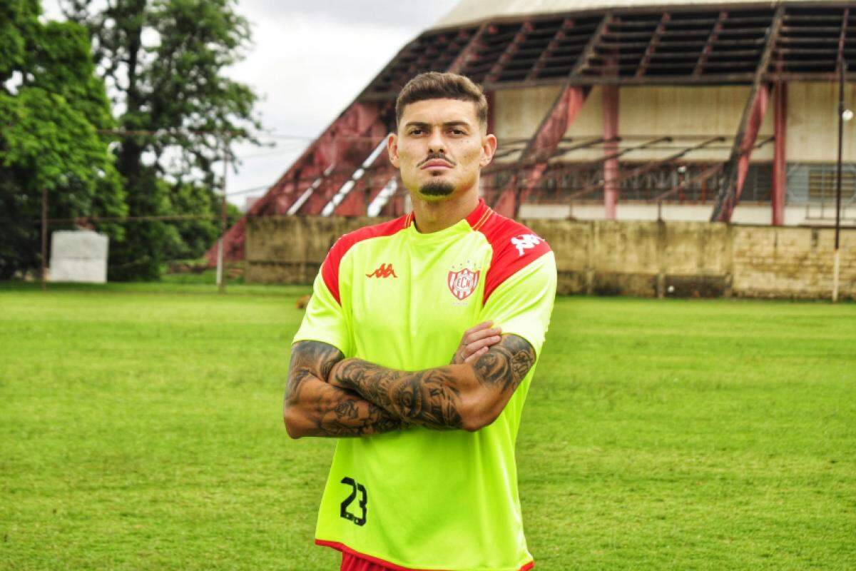 Zagueiro Carlinhos, novo reforço para a defesa do Norusca. Atleta de 29 anos também defendeu a Inter de Limeira