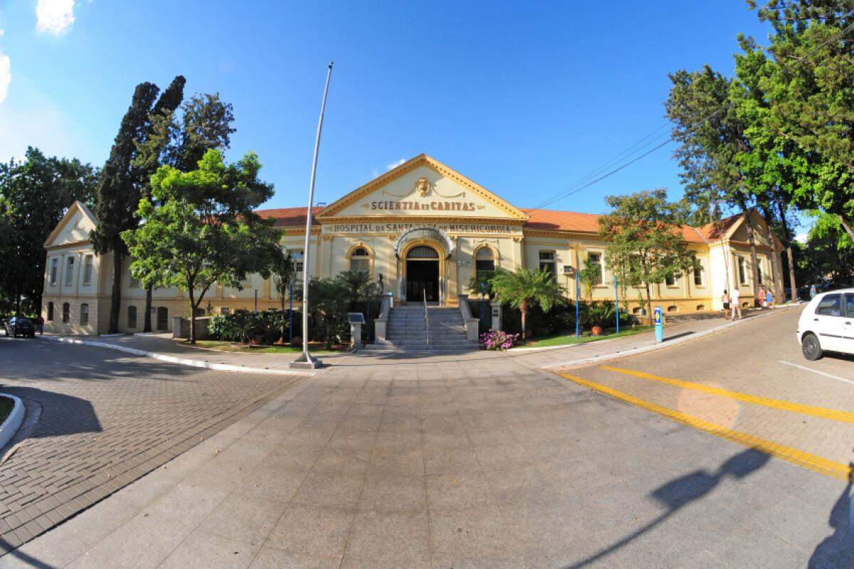 O prédio atual da Santa Casa de Piracicaba foi inaugurado em 1935, na avenida Independência