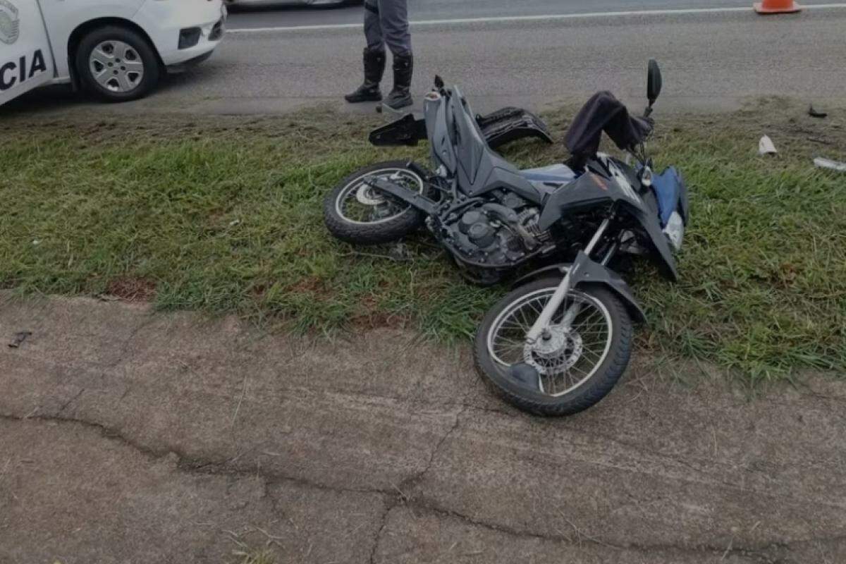 Acidente aconteceu na madrugada deste sábado 