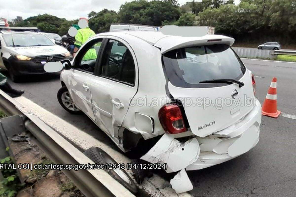 O tráfego ficou congestionado por cerca de 2 km, entre os quilômetros 127 e 129