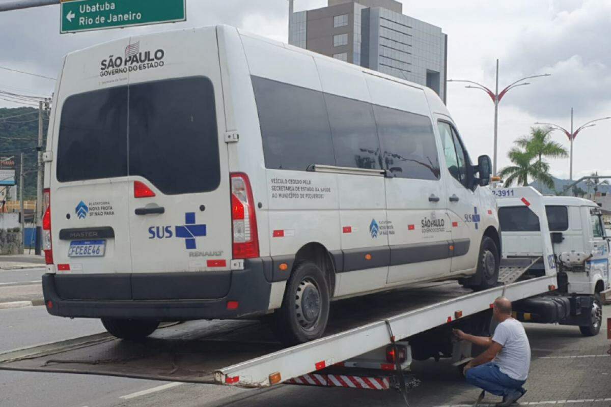 Van é apreendida em Caraguatatuba