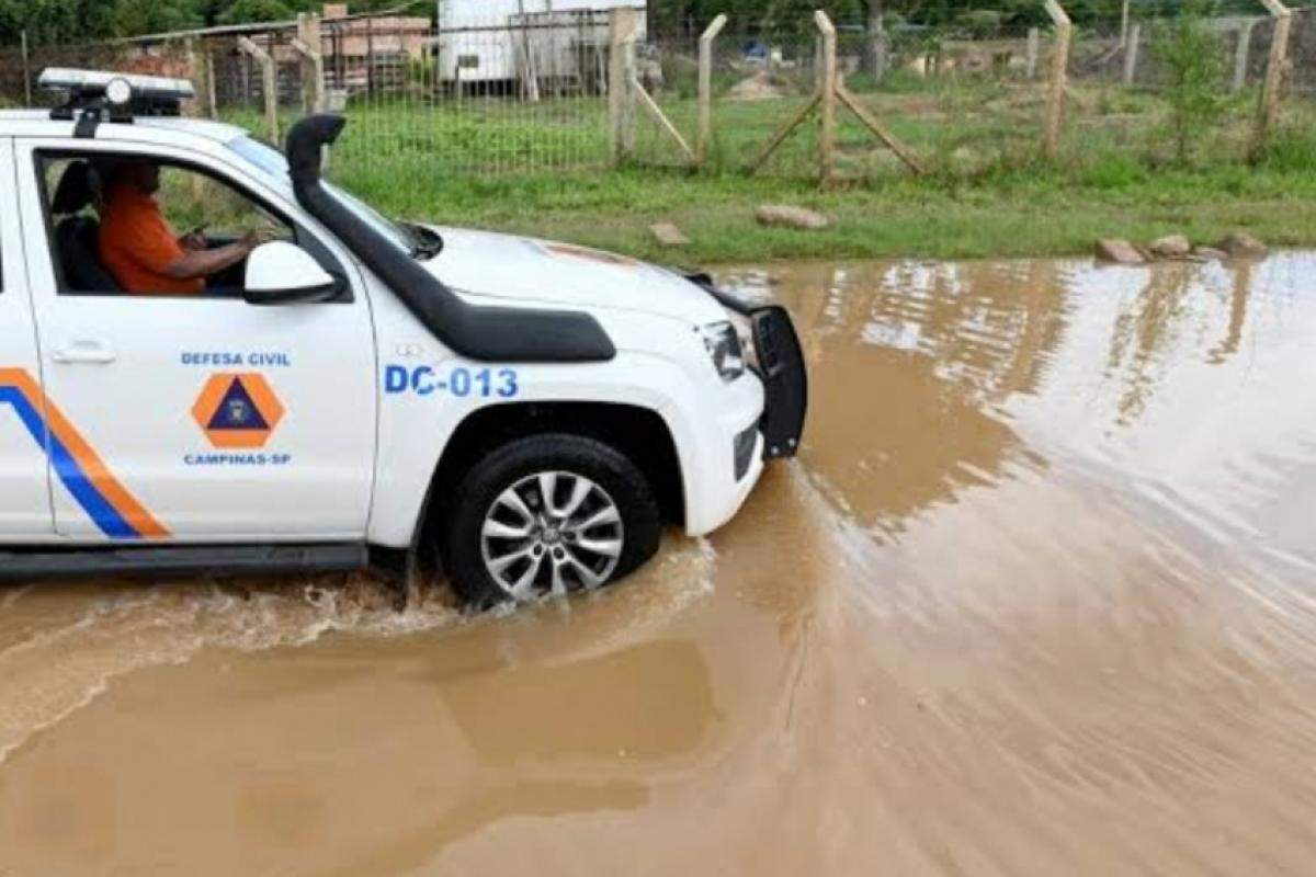 Defesa Civil de Campinas durante ocorrência 