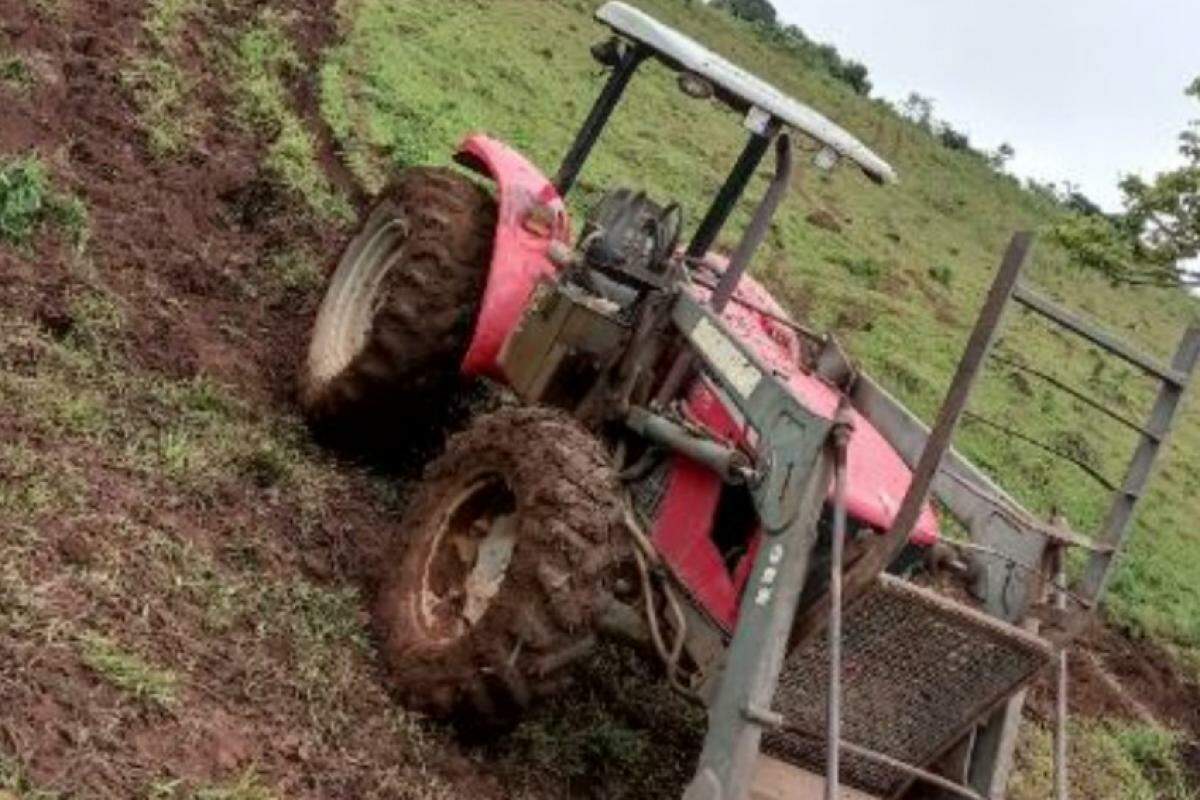 A vítima estava retirando uma estaca de cerca, quando ocorreu o acidente