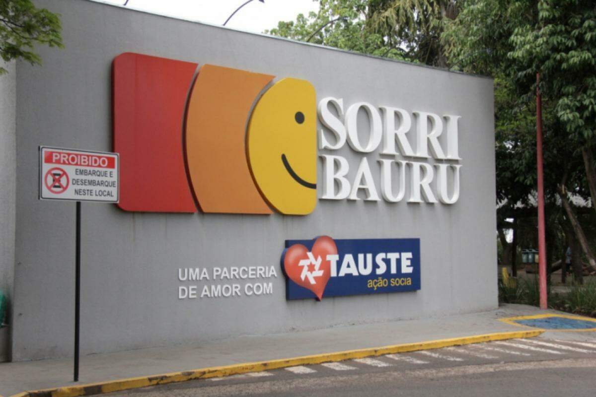 Entrada da Sorri-Bauru, que oferece aparelhos auditivos. Reconhecimento é iniciativa do Conselho Federal de Fonoaudiologia