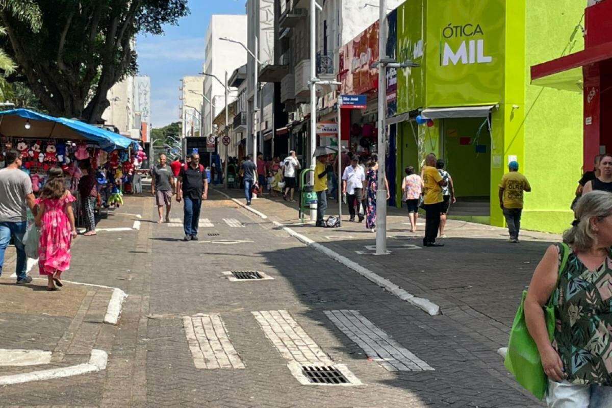 Lojas do Centro estão com horário diferenciado neste final de semana