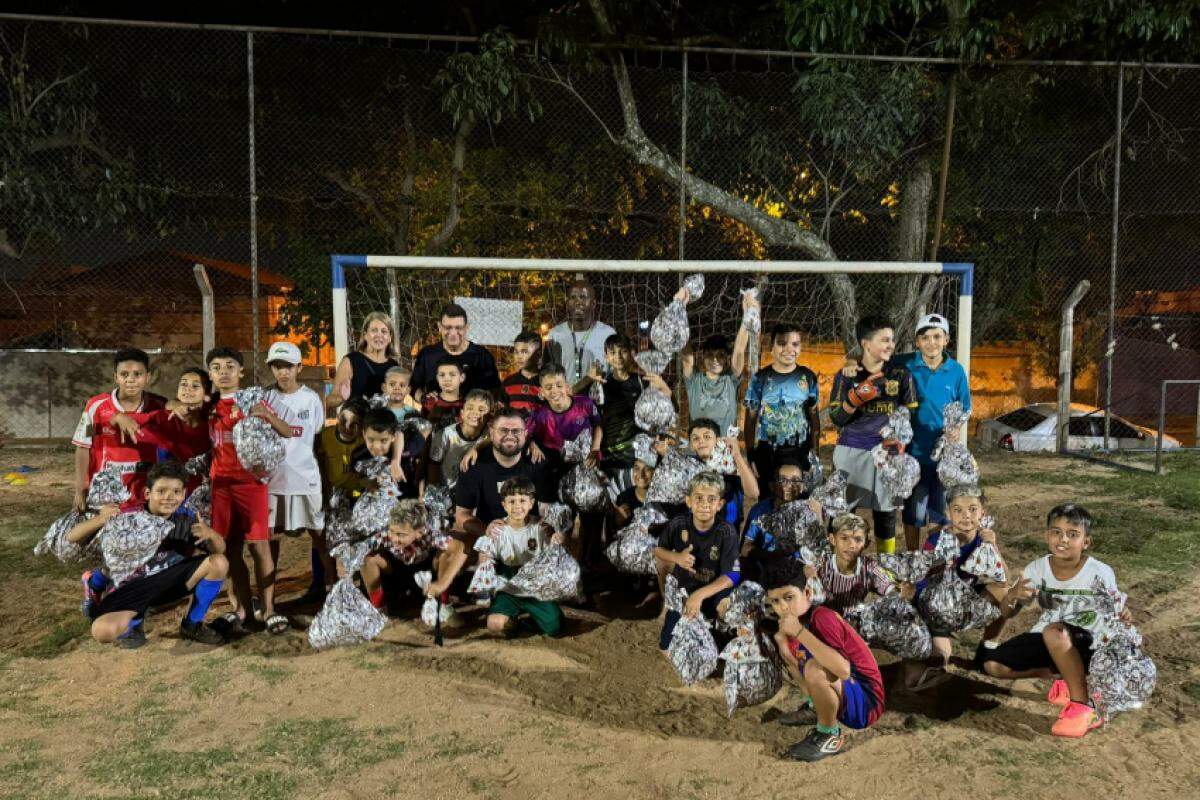 Diversas iniciativas têm combinado o amor ao futebol e a solidariedade