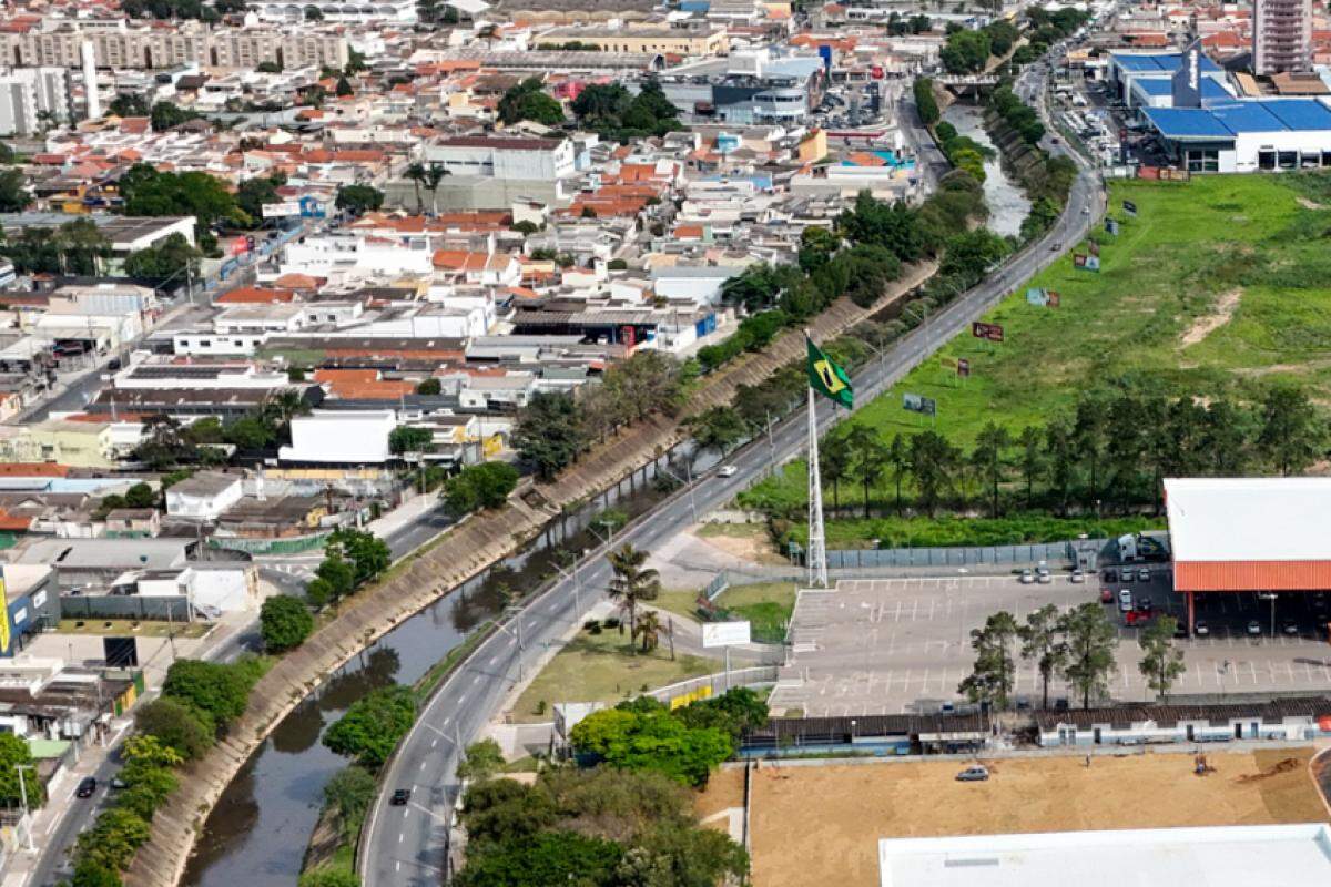 Foi constatada a necessidade de execução de recuperação da erosão e a recomposição das placas de concreto