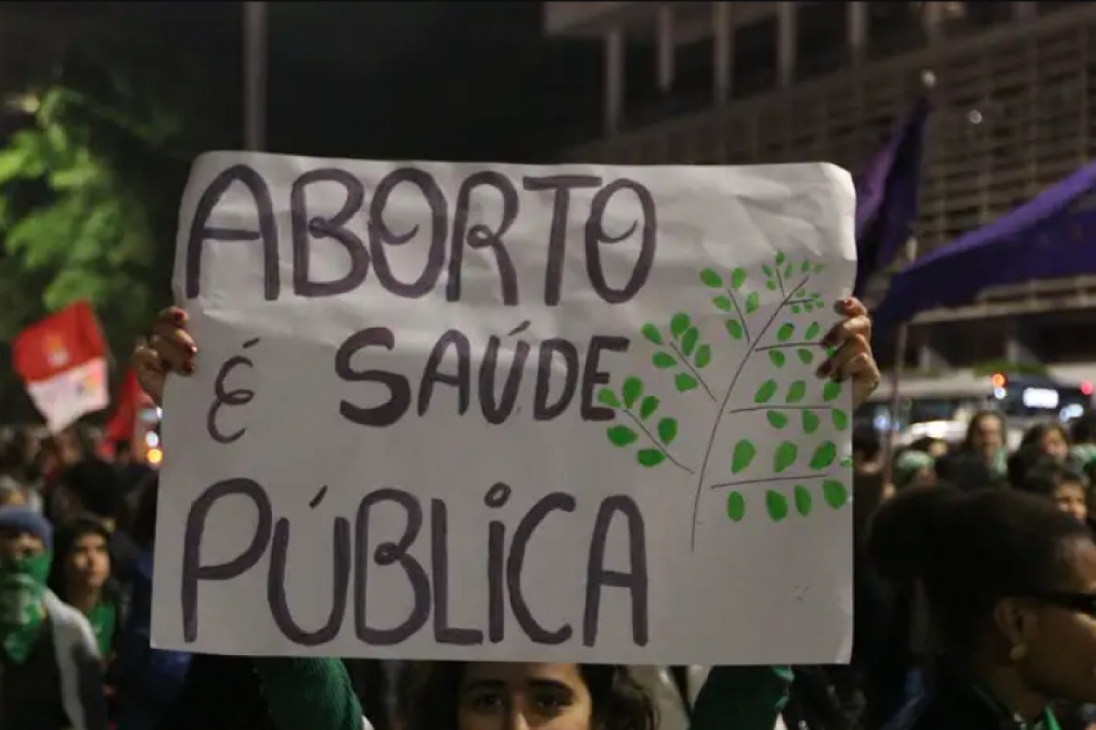 Resolução aprovada estabelece diretrizes para o aborto legal em crianças e adolescentes