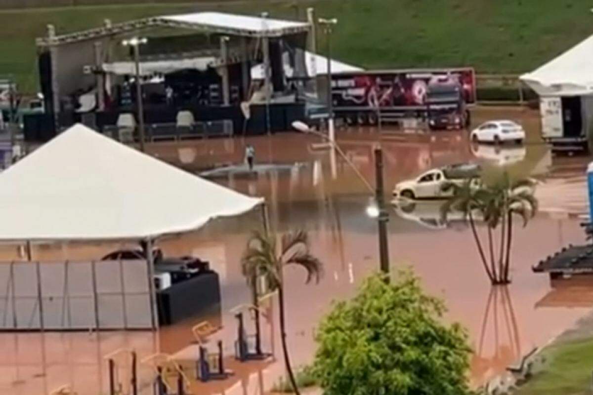 Centro de Recreação e Lazer Marumbé alagado pela chuva 