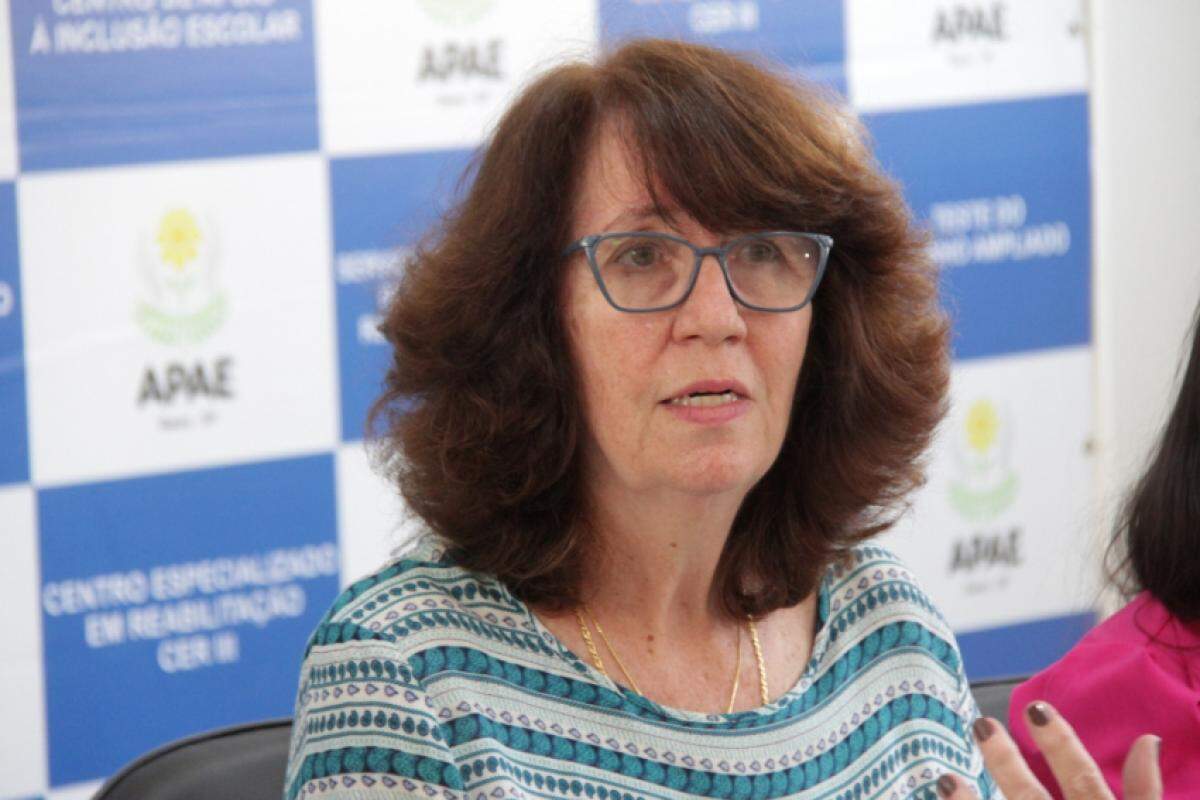 Presidente da Apae, Maria Amélia Moura Pini Ferro defende regras mais rígidas ao terceiro setor 