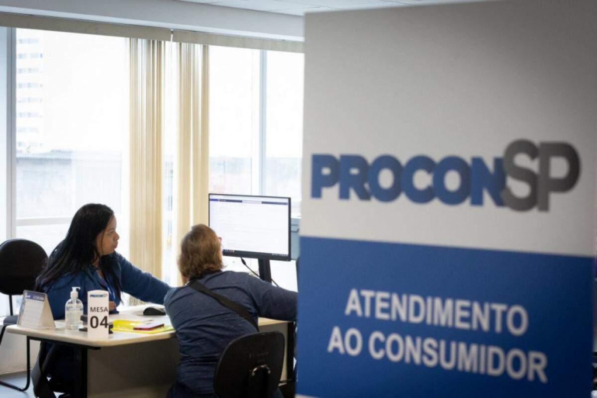 O consumidor deve se lembrar de manter a integridade do produto e atender às condições estabelecidas, como manter a etiqueta e guardar a nota fiscal ou recibo