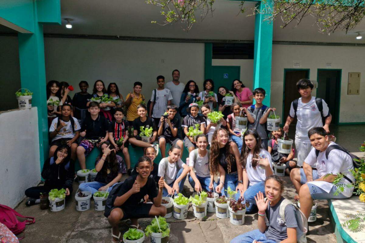 Alunos que participaram da iniciativa premiada