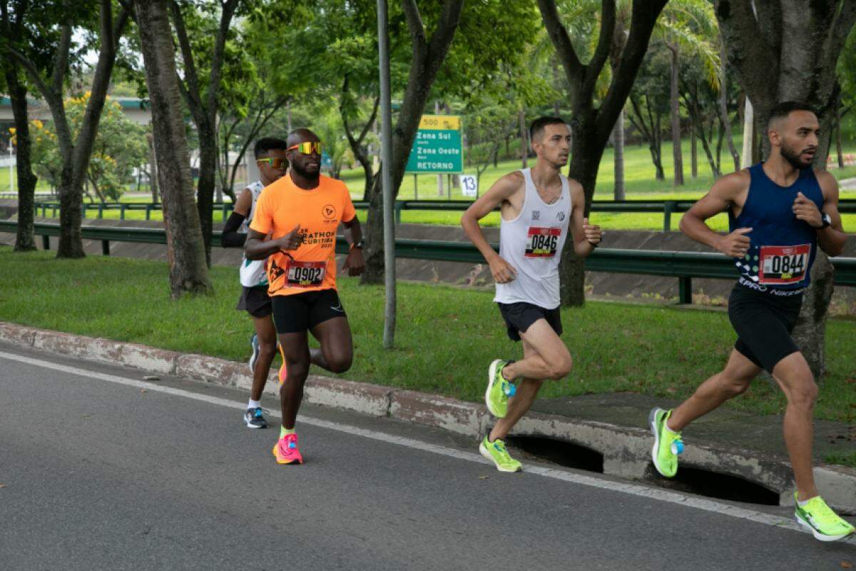 Atletas durante edição passada da Corrida da Virada Joseense