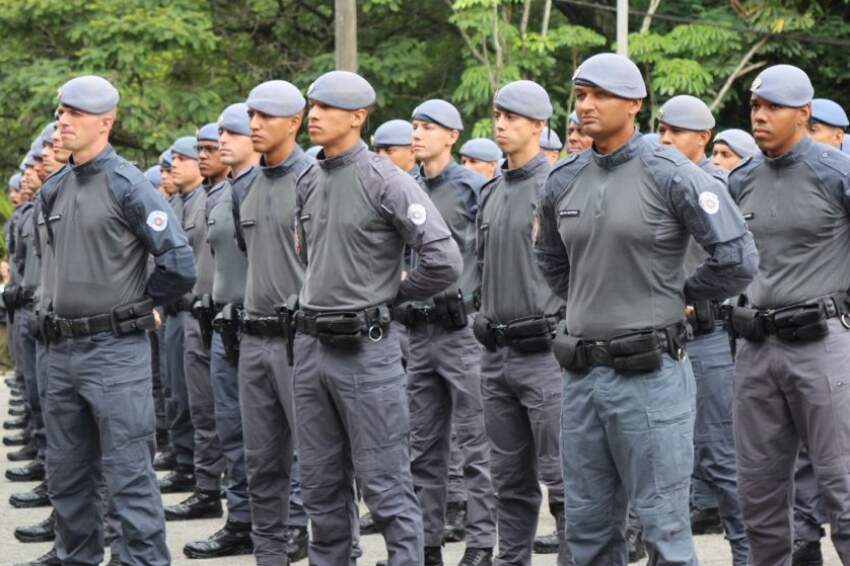 Cerimônia na Escola Superior de Soldados, em Pirituba, celebrou a formação de mais de 2,8 mil policiais militares, incluindo 303 futuros bombeiros