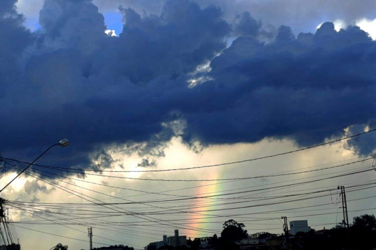 Rio Piracicaba chegou a transbordar na noite de sábado (28)