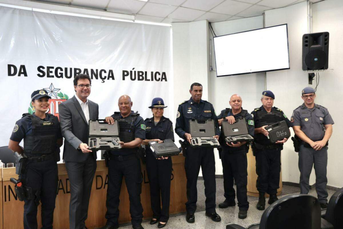 Armas de calibre .40 da marca Taurus fazem parte da modernização dos equipamentos da Polícia Civil