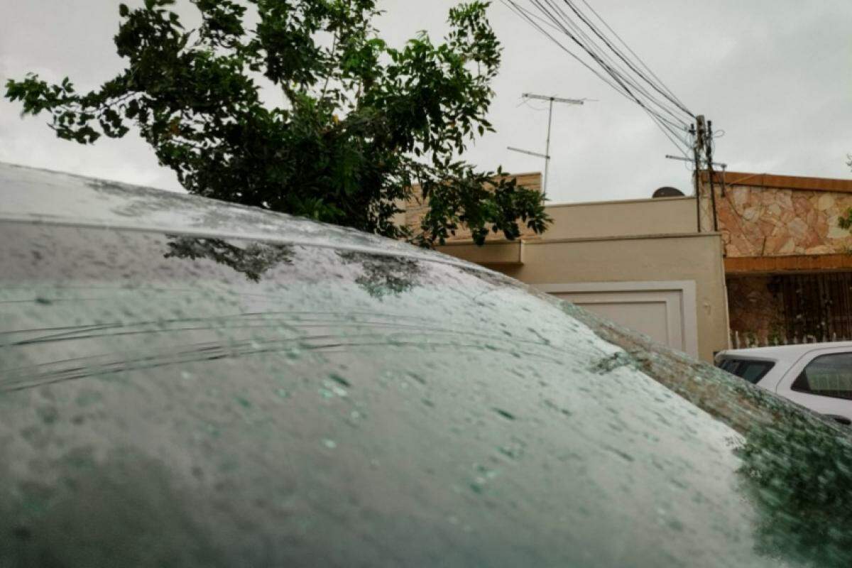 Chuvas são decorrentes da aproximação de uma nova frente fria