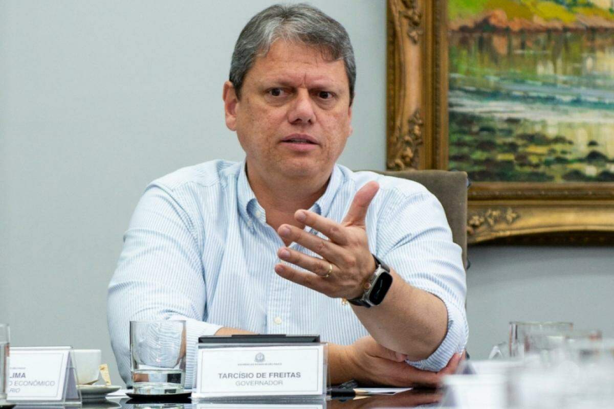 Governador Tarcísio de Freitas sancionou a lei antes do Natal. Lei dá isenção de IPVA para híbridos de até R$ 250 mil durante dois próximos anos