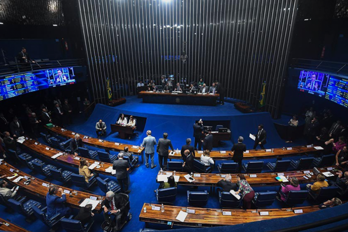 O texto-base foi aprovado por 72 votos a 1