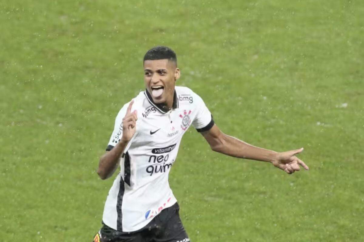 Rodrigo Varanda comemora gol do Corinthians sobre o Palmeiras