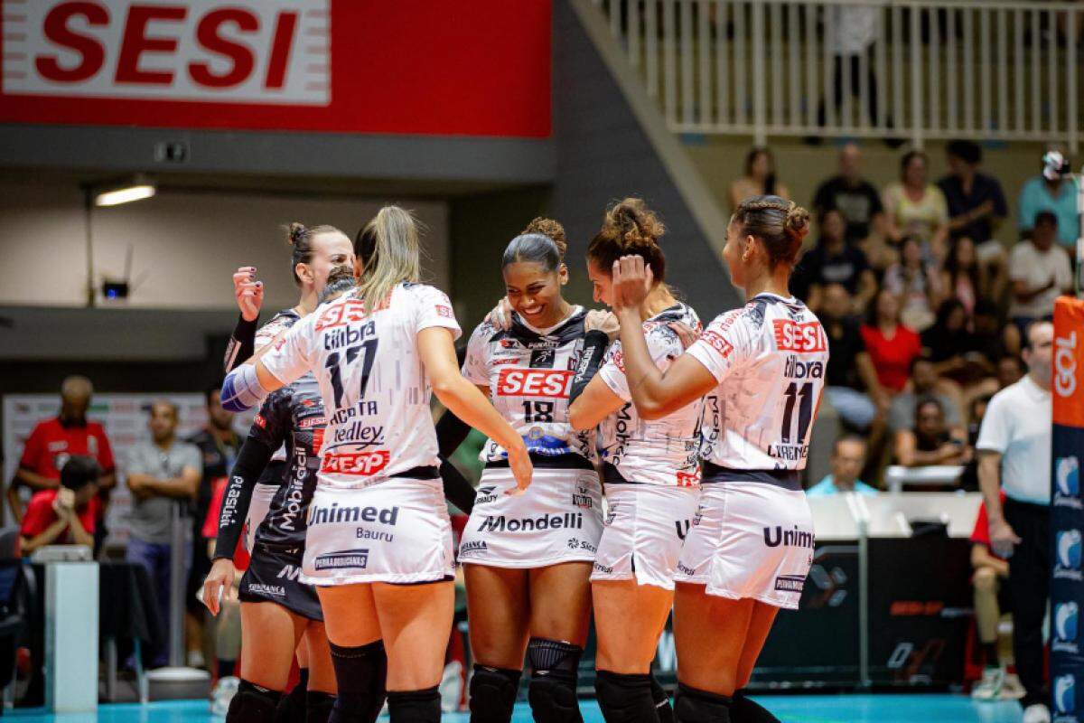 Equipe bauruense entra no G4 com vitória em casa por 3 sets a 0