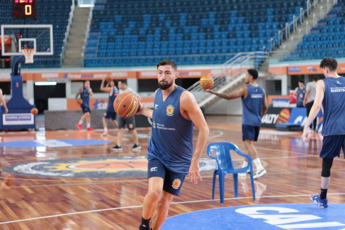 O argentino Martin Fernandez em treino no São José