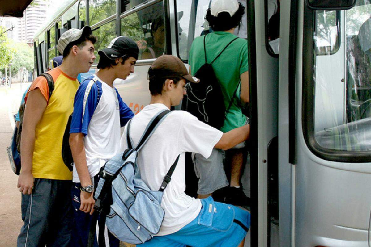 Estudantes de Itupeva podem solicitar benefício de auxílio viagem para o 1º semestre do ano que vem