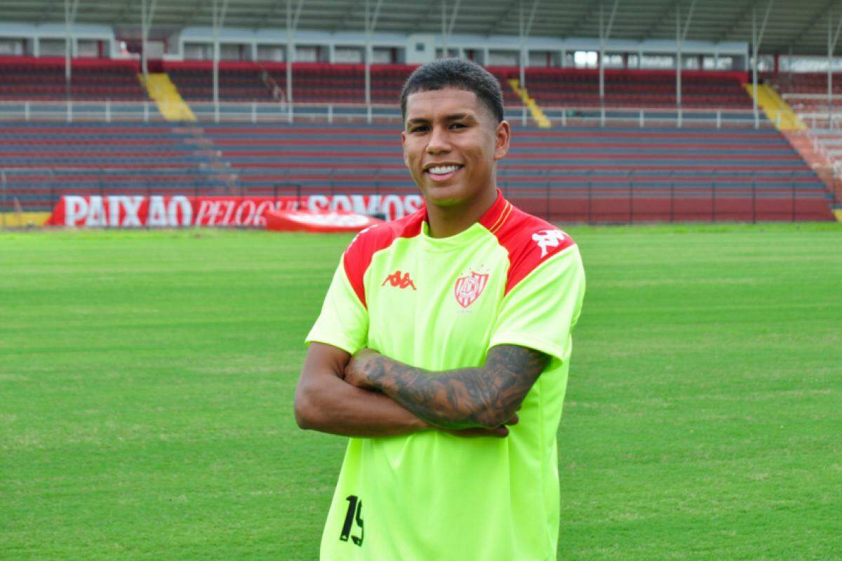 Thassio, lateral-direito