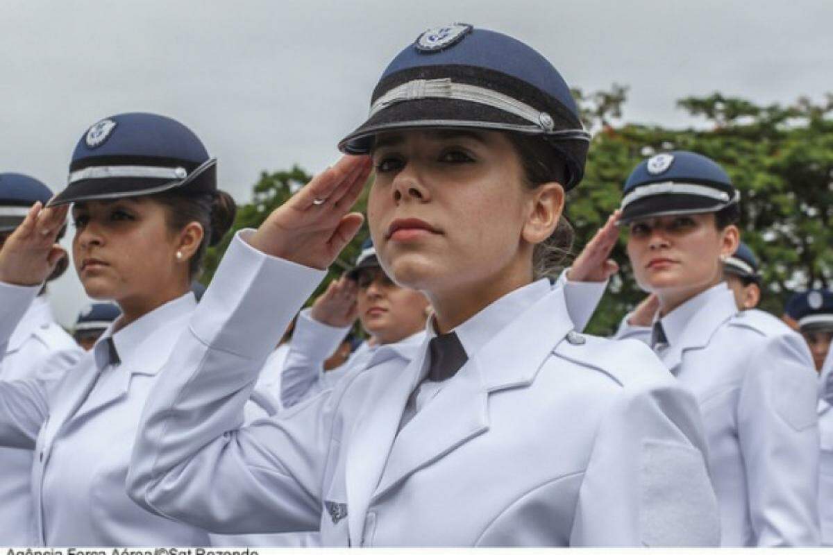 Mulheres na EEAR , em Guaratinguetá