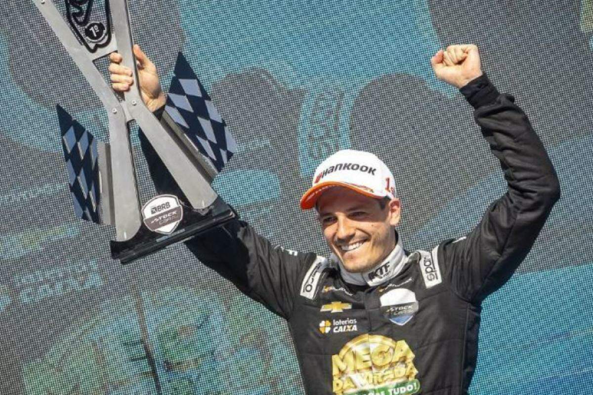 Guilherme Salas vai leiloar o macacão utilizado na última etapa da Stock Car