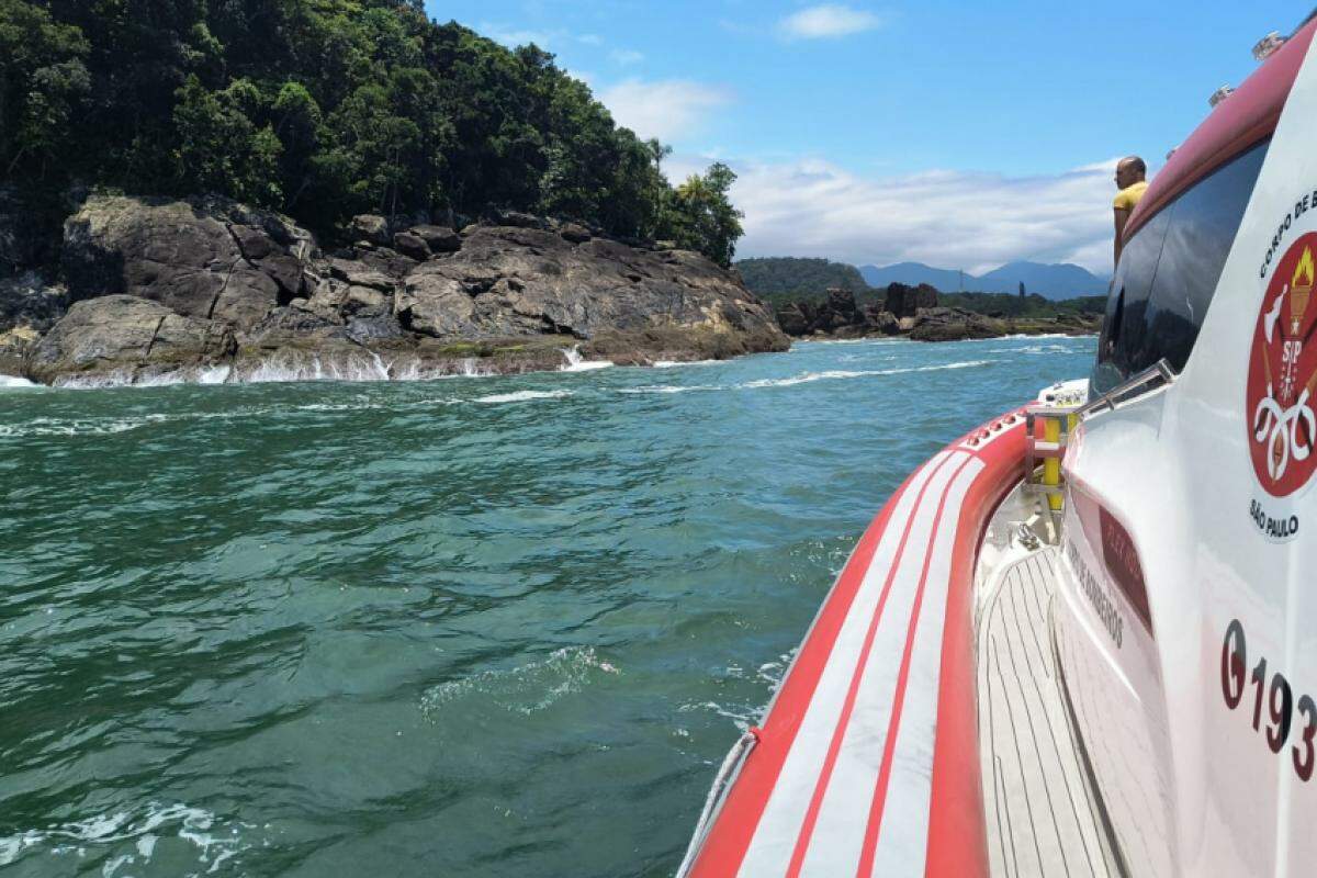 GBMar faz buscas no local onde o turista desapareceu