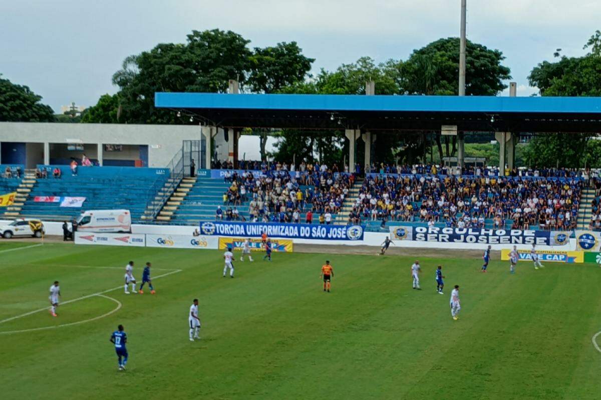 Lance do jogo entre São José e Primavera