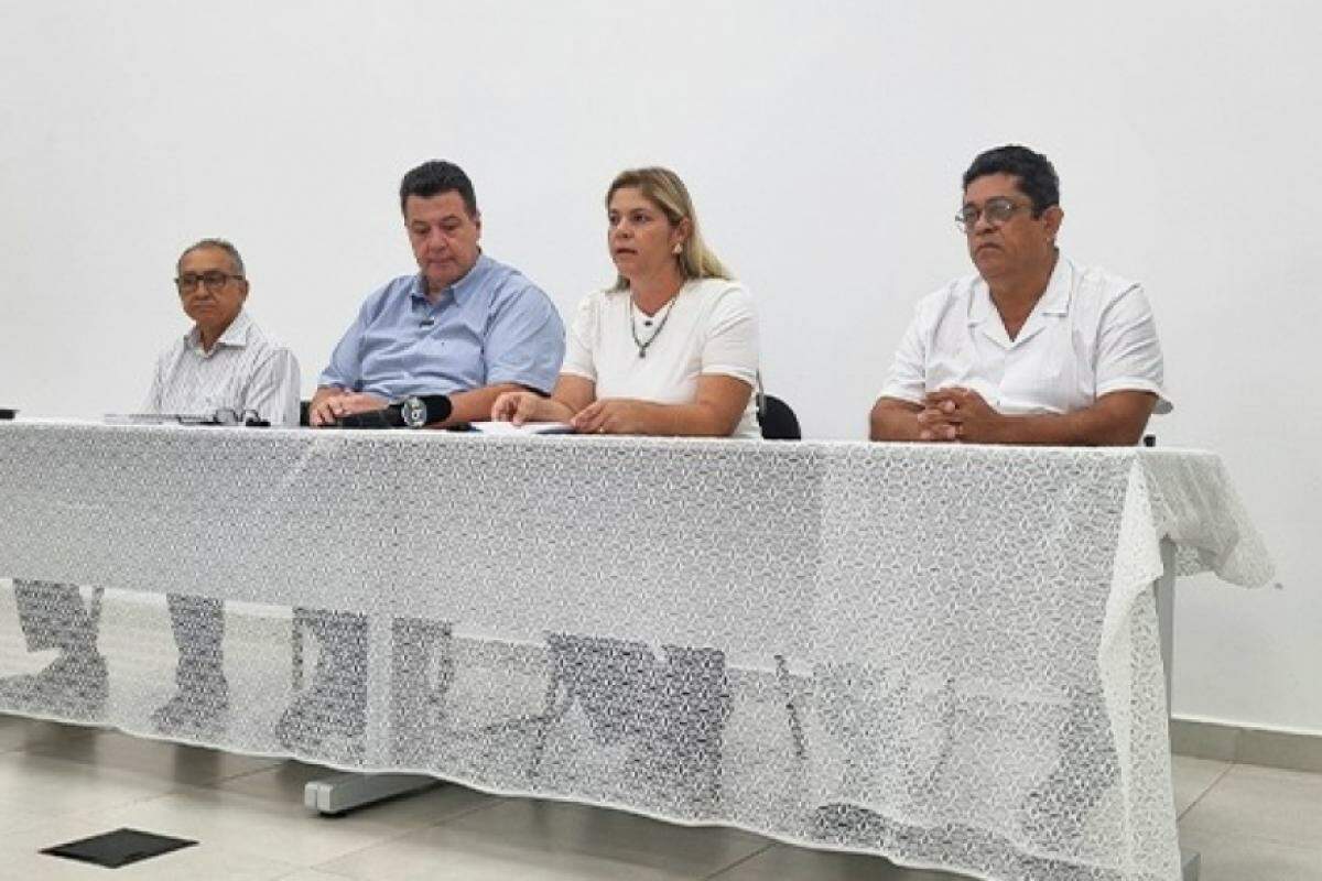 Em coletiva de imprensa, a prefeita Samanta Borini destacou os principais problemas enfrentados pela gestão