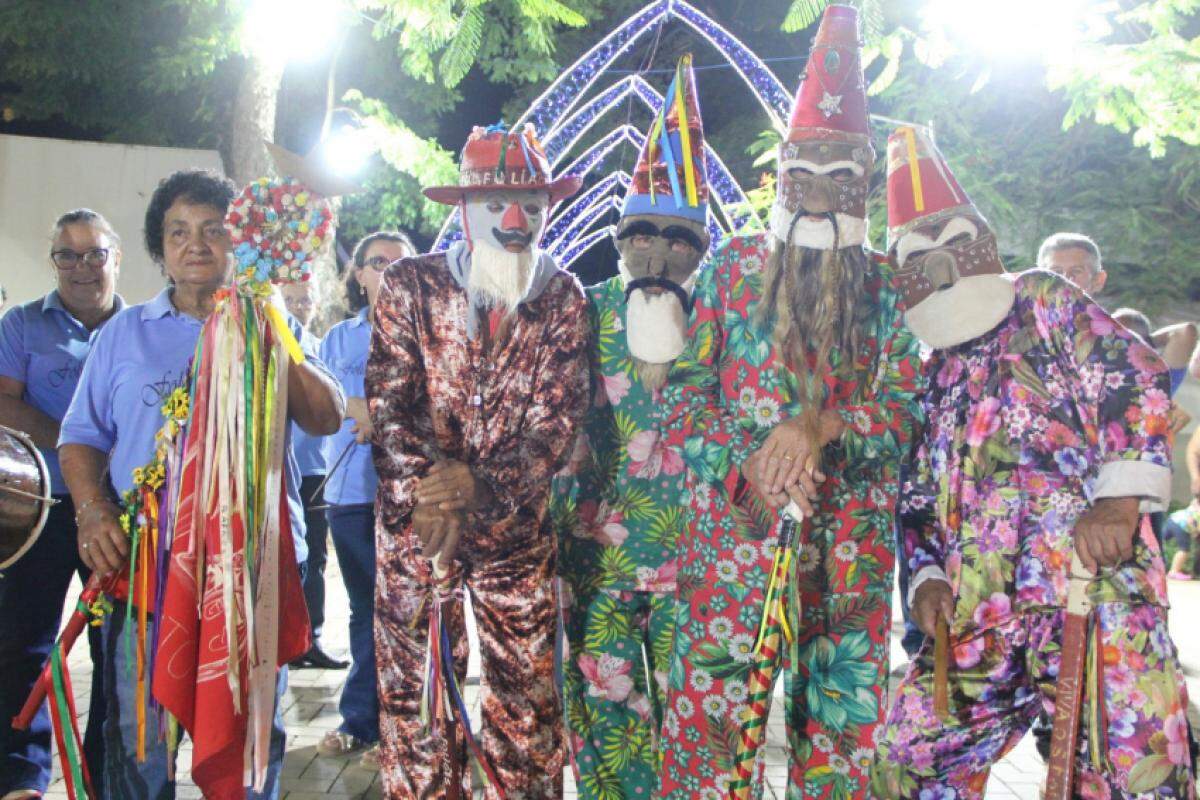 Companhia de Folia Bairro da Onça irá se apresentar na feira