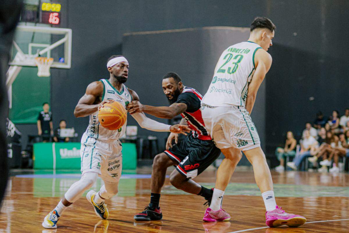 Bauru Basket superou o São Paulo pelo placar de 75 x 73