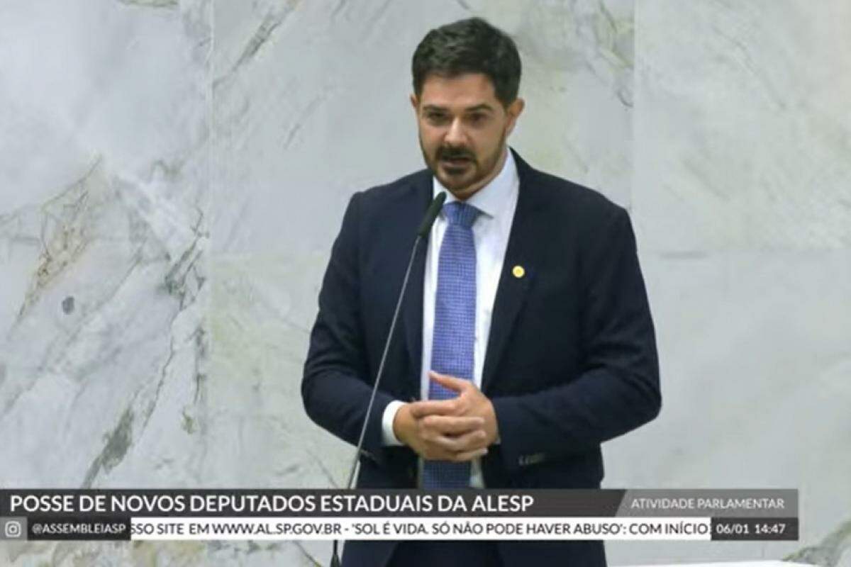 Ortiz Junior durante posse na Assembleia Legislativa