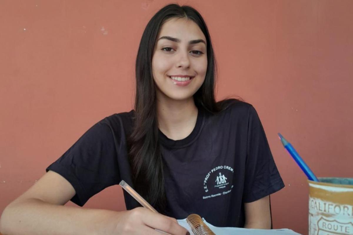 Lívia vai aperfeiçoar o seu inglês no Canadá