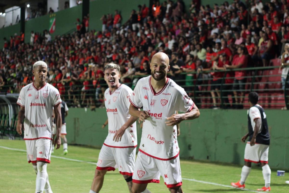 Carlão, autor do segundo gol no primeiro tempo 