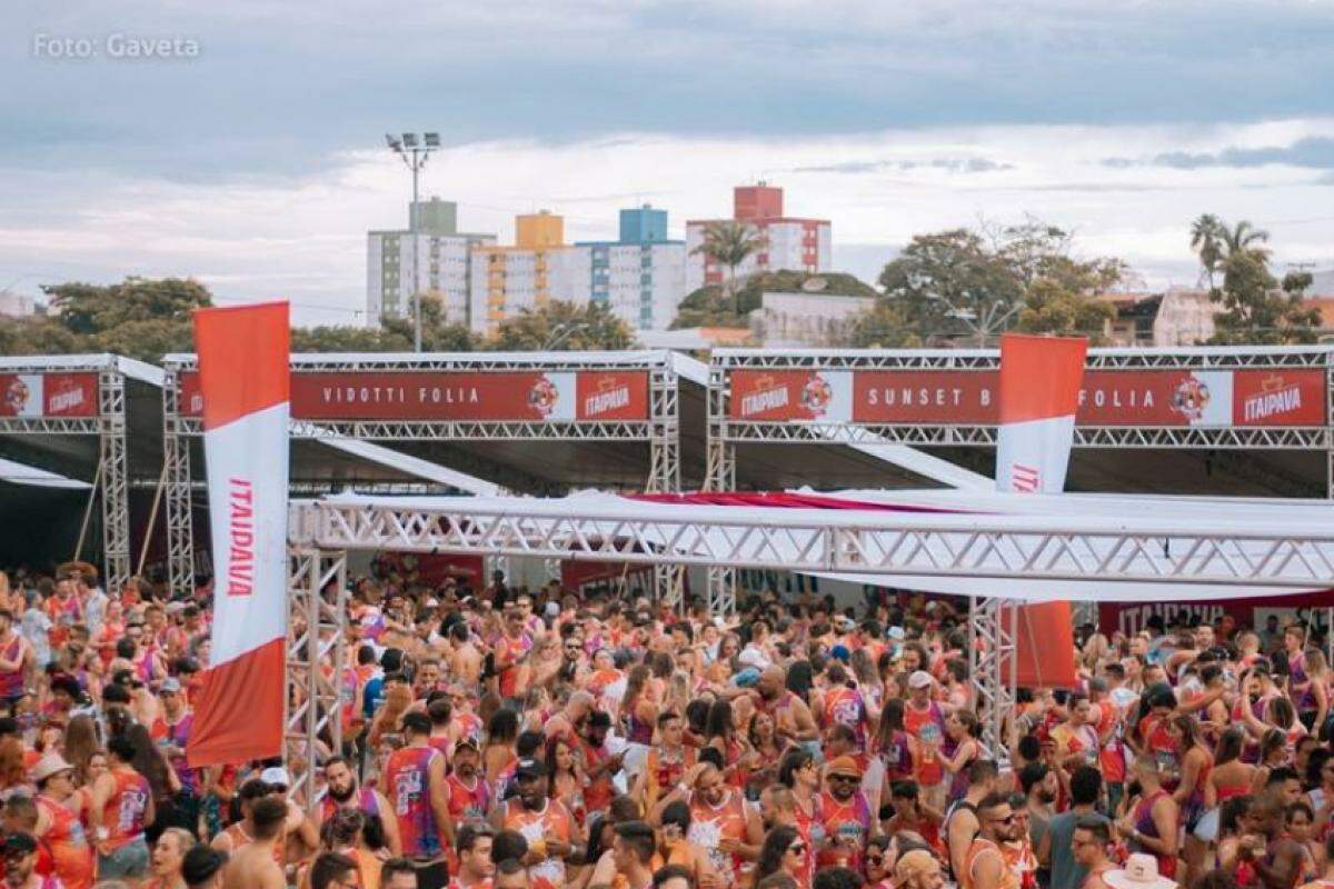 Festa popular começa em fevereiro e promete agitar ruas e praças da cidade