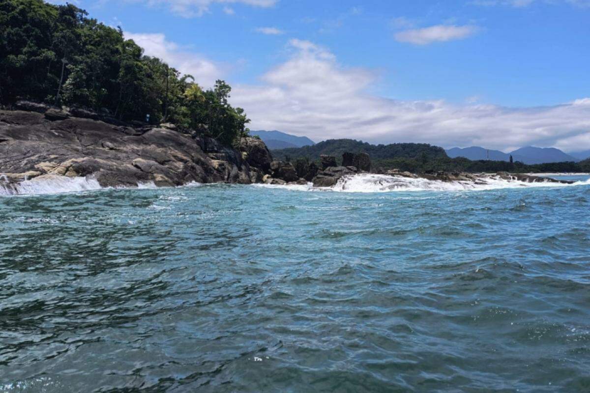 Local onde o turista se afogou na Barra do Sahy, em São Sebastião