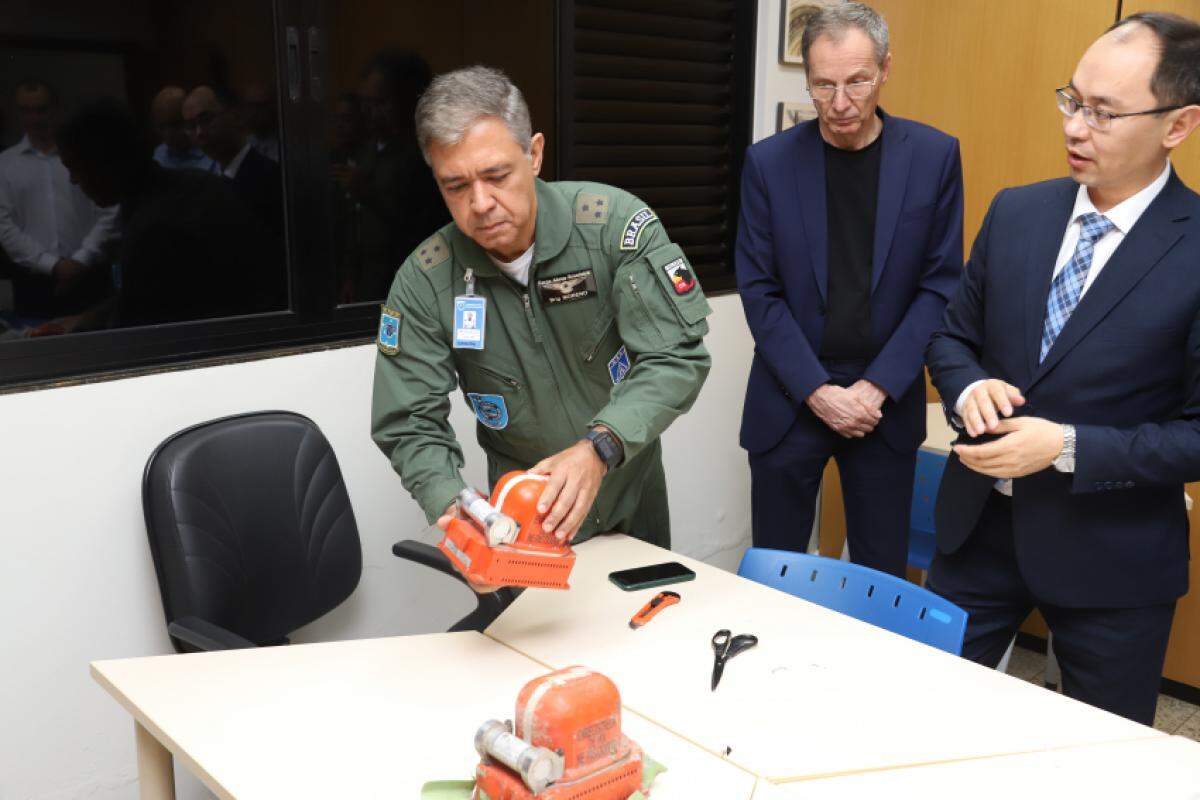 Gravadores de voo do avião Embraer 190 que caiu no Cazaquistão