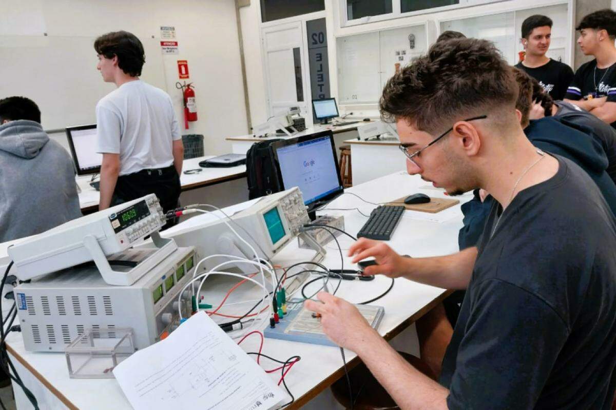 Curso técnico em Eletrônica é uma das opções oferecidas pelo Cotip.