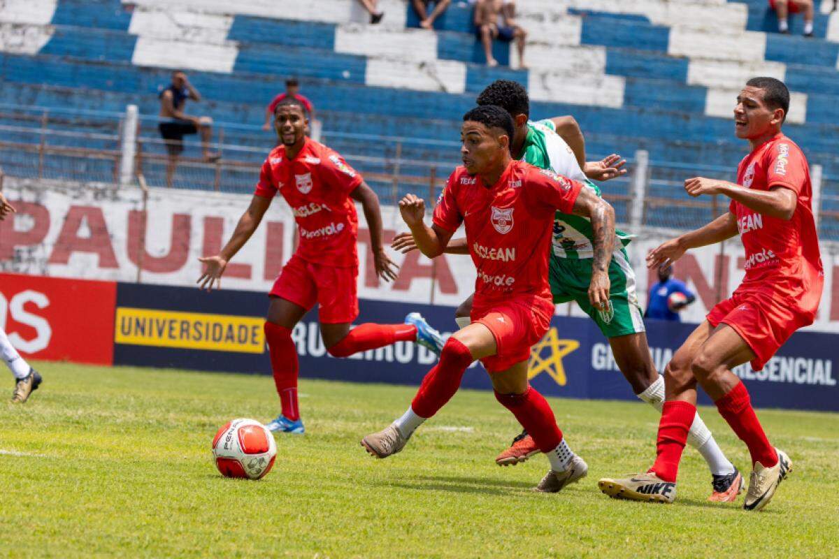 Lance do jogo entre Atlético Guaratinguetá x Vitória da Conquista