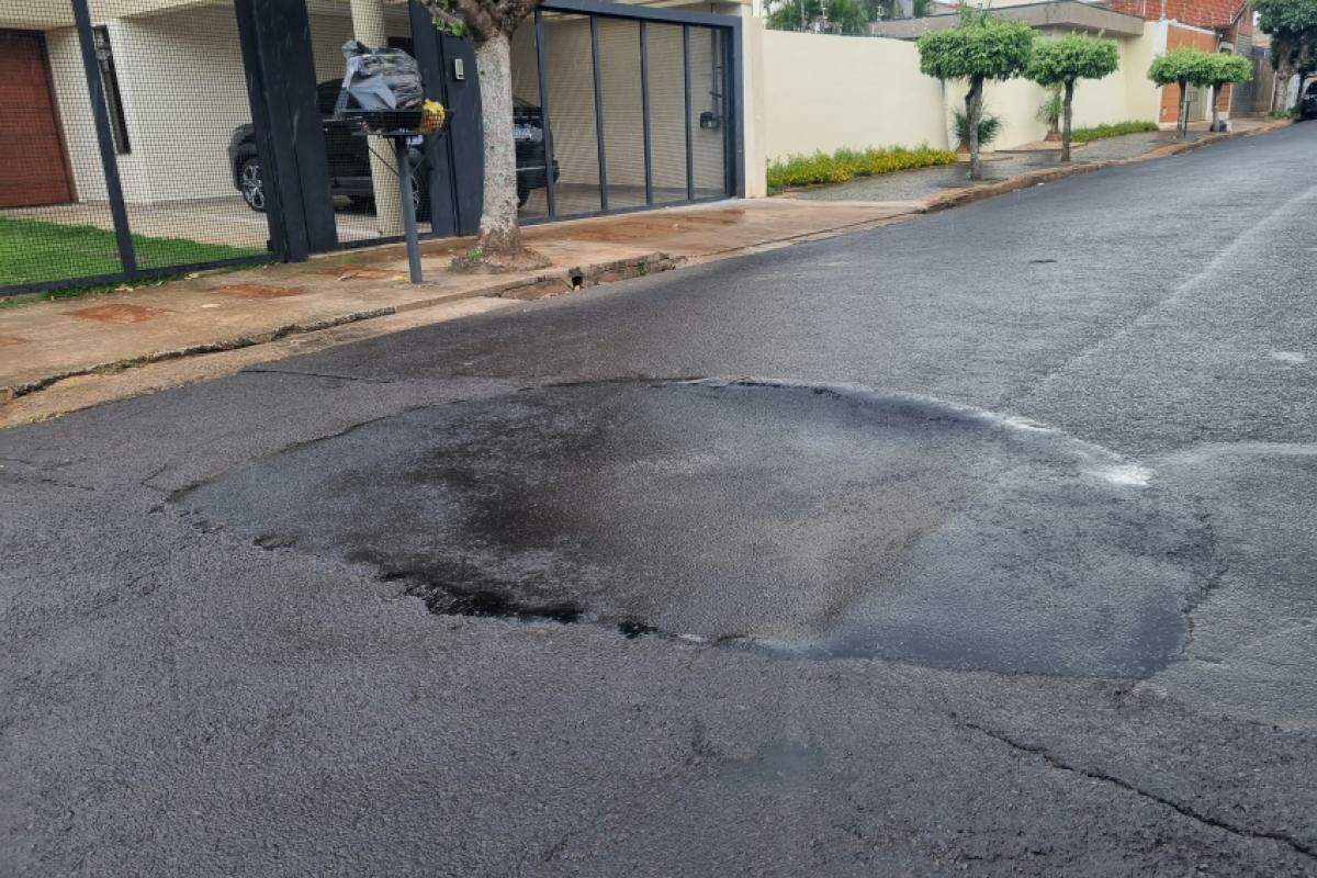 'Buraco asfaltado' na rua Antônio dos Reis, no Alto Higienópolis