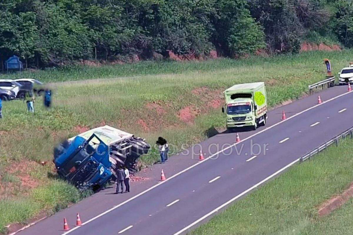 Acidente ocorreu na altura do quilômetro 334 mais 200 metros da rodovia Marechal Rondon (SP-300), no sentido Interior