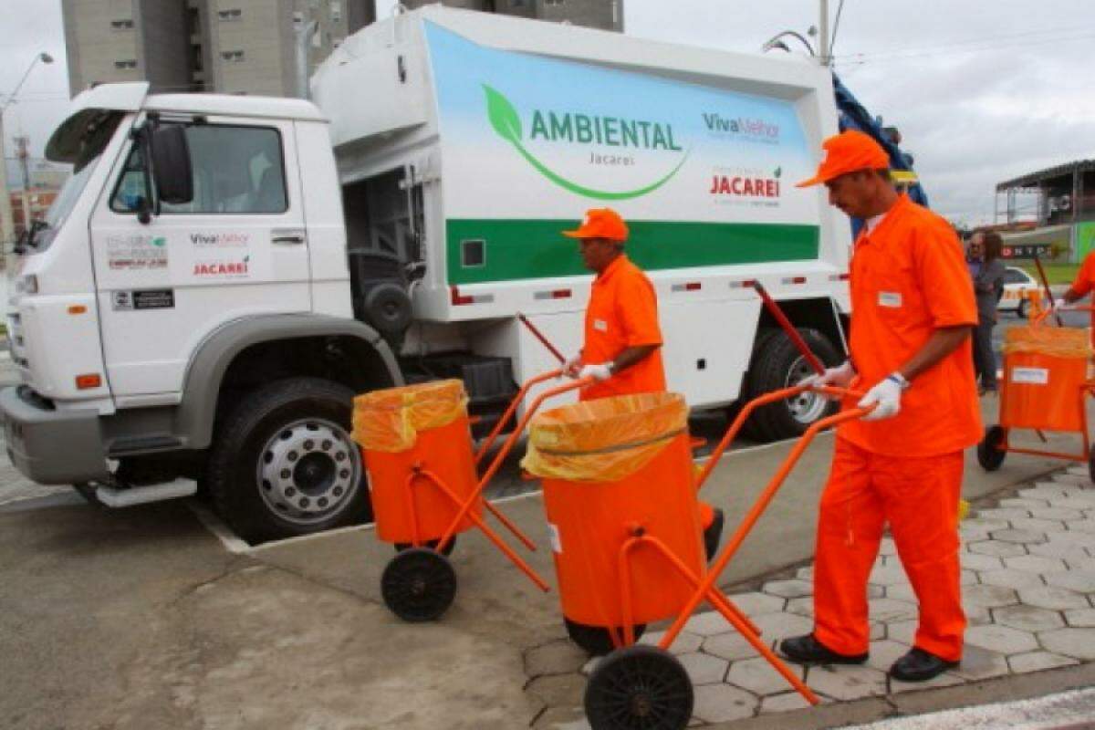 Ambiental é a empresa responsável pela coleta de lixo em Jacareí