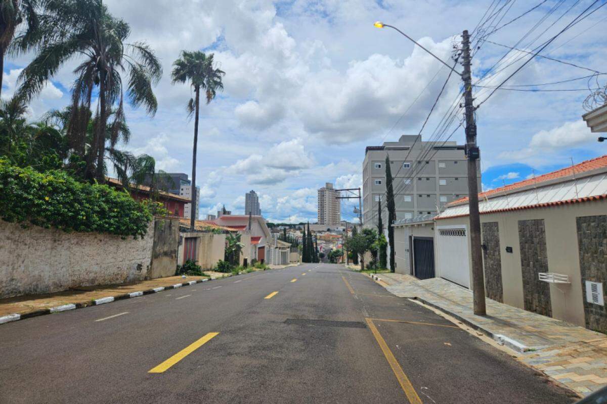 Céu visto da Rua José Salomoni, no bairro São José, nesta quinta-feira, em Franca