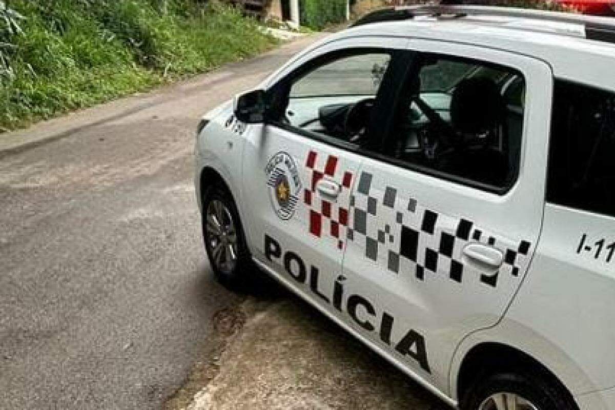 Os policiais da equipe Bravo prenderam o marido em flagrante