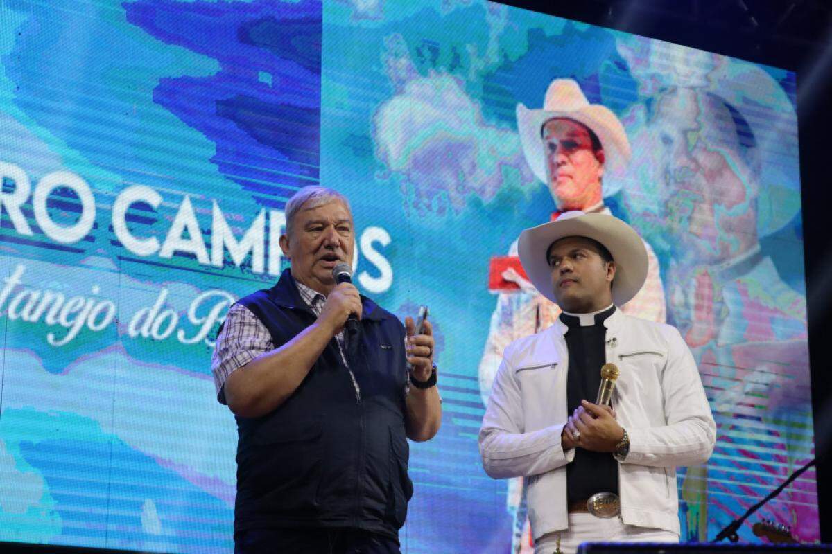 Fundador Frei Hans e Padre Alessandro Campos em evento de 2023